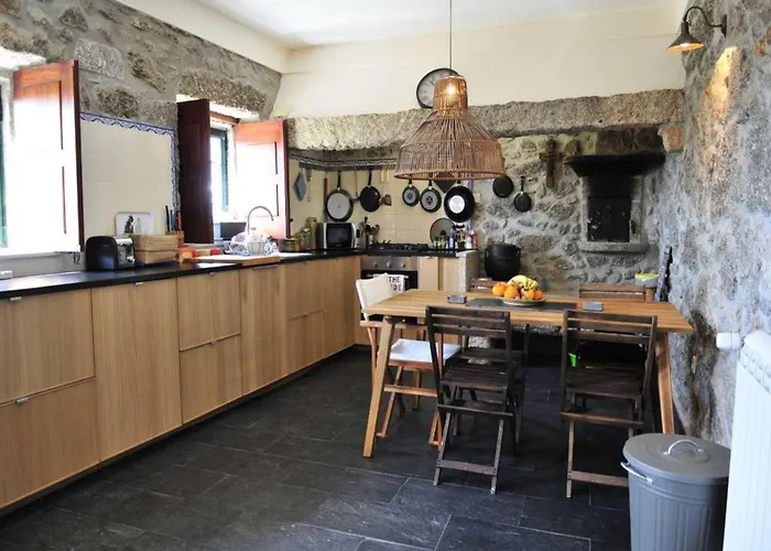 Beautiful 4 Bedrooms Hermosa Vista Private Pool ポンテ・デ・リマ